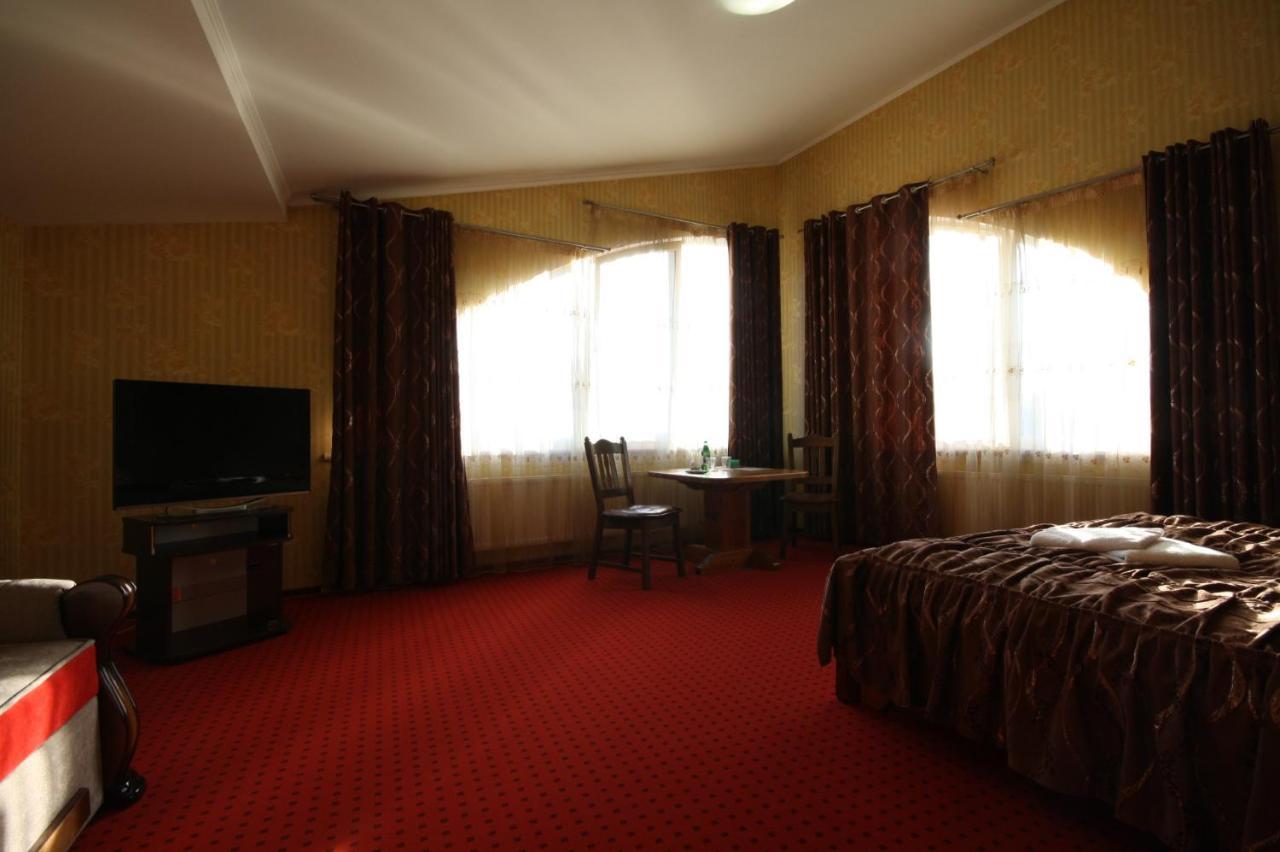 Chagari Hotel Lypnyky エクステリア 写真