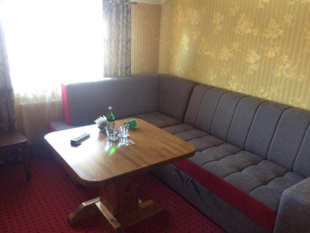 Chagari Hotel Lypnyky エクステリア 写真